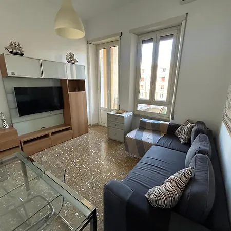 Private Near Garbatella & Caffarella Park Homestay *